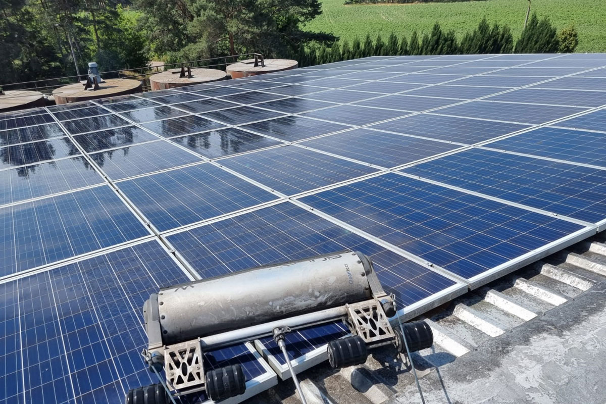 Module cleaning of a PV rooftop system by SENS