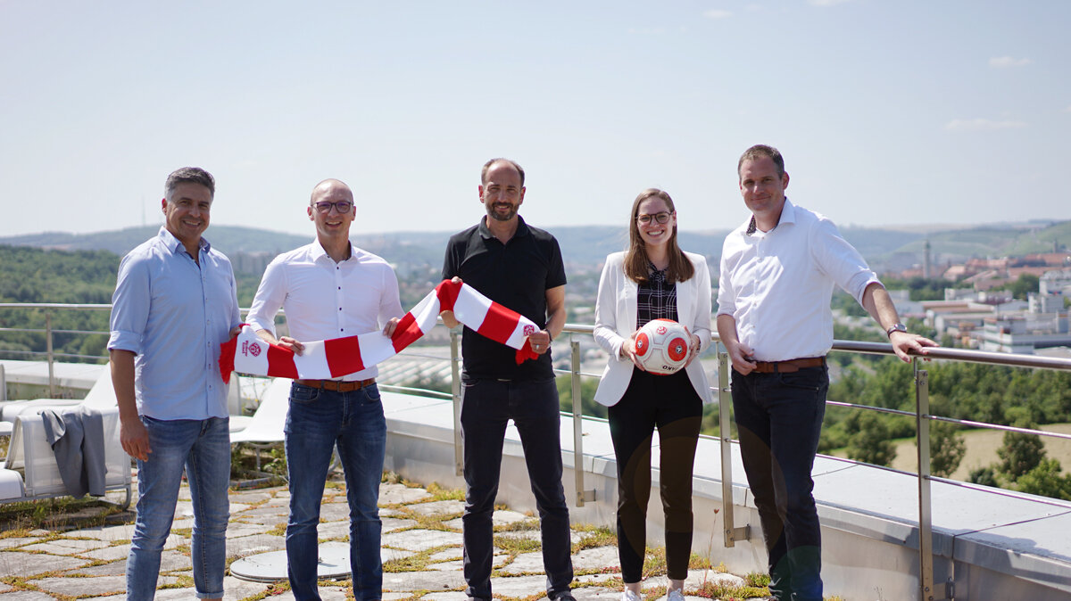 SENS ist der neue Top-Sponsor der Würzburger Kickers und errichtet eine PV-Dachanlage auf deren Geschäftsstelle