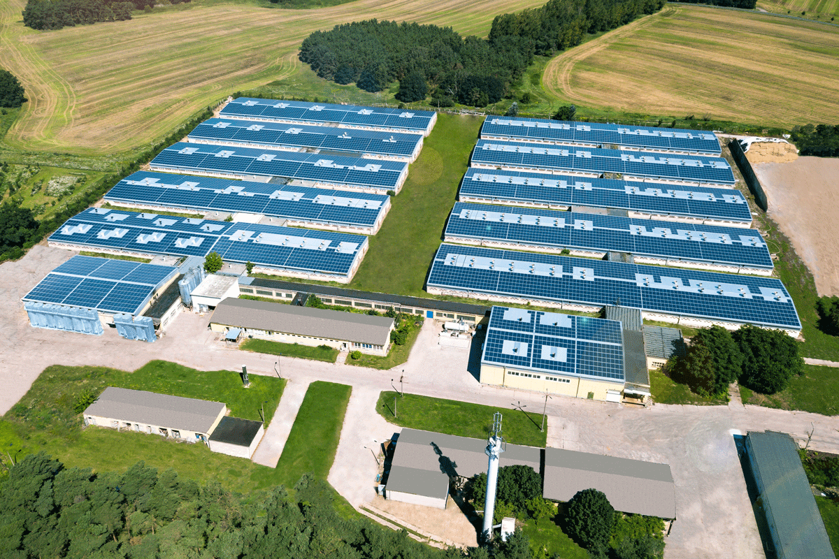 PV-Dachanlage Iqony Solar Energy Solutions