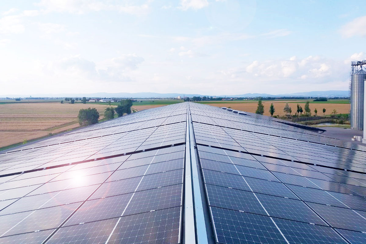 Direktvermarktung von Dachanlagen mit Iqony Solar Energy Solutions