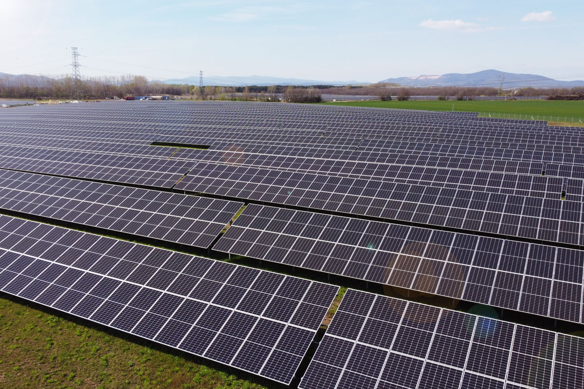 [Translate to English:] SENS builds a solar park in Italy
